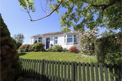 Gleniris, 54 Abercromby Road, Castle Douglas, DG7 1BA - image 1