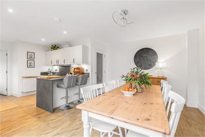 20 Ben Macdui Drive, East Calder, EH53 0UY - image 3