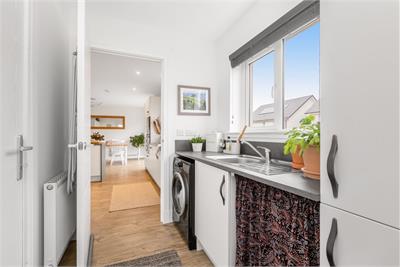 20 Ben Macdui Drive, East Calder, EH53 0UY - image 6