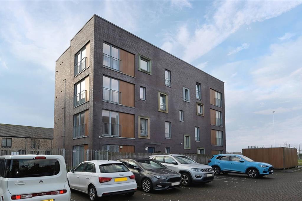 Flat 4, 1 Harewood Road, Niddrie Mains, EH16 4GF - image 1
