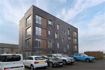 Flat 4, 1 Harewood Road, Niddrie Mains, EH16 4GF - image 1