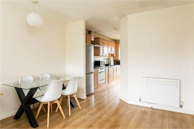 Flat 9, 4 New Mart Gardens, Edinburgh, EH14 1TZ - image 6
