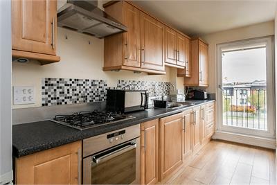 Flat 9, 4 New Mart Gardens, Edinburgh, EH14 1TZ - image 7