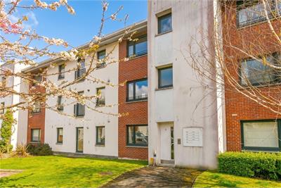 Flat 9, 4 New Mart Gardens, Edinburgh, EH14 1TZ - image 1