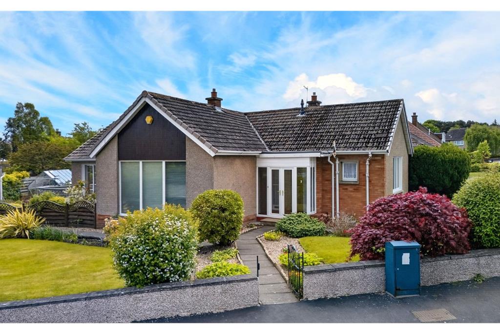 3 Leadervale Road,
Liberton
Edinburgh,
EH16 6PB - image 34
