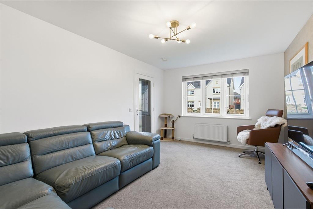 3 Fernwood Drive, Dalkeith, EH22 1FS - image 4
