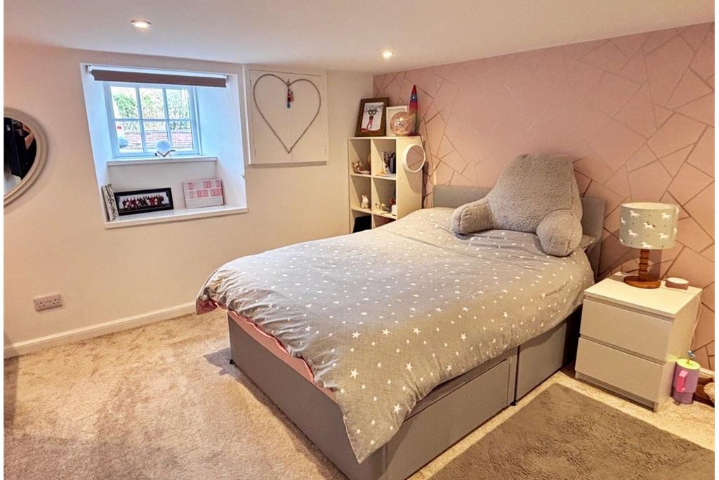 Skye House,
108 High Street,
Kirkcudbright,
DG6 4JQ - image 15