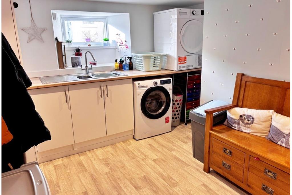 Skye House,
108 High Street,
Kirkcudbright,
DG6 4JQ - image 16