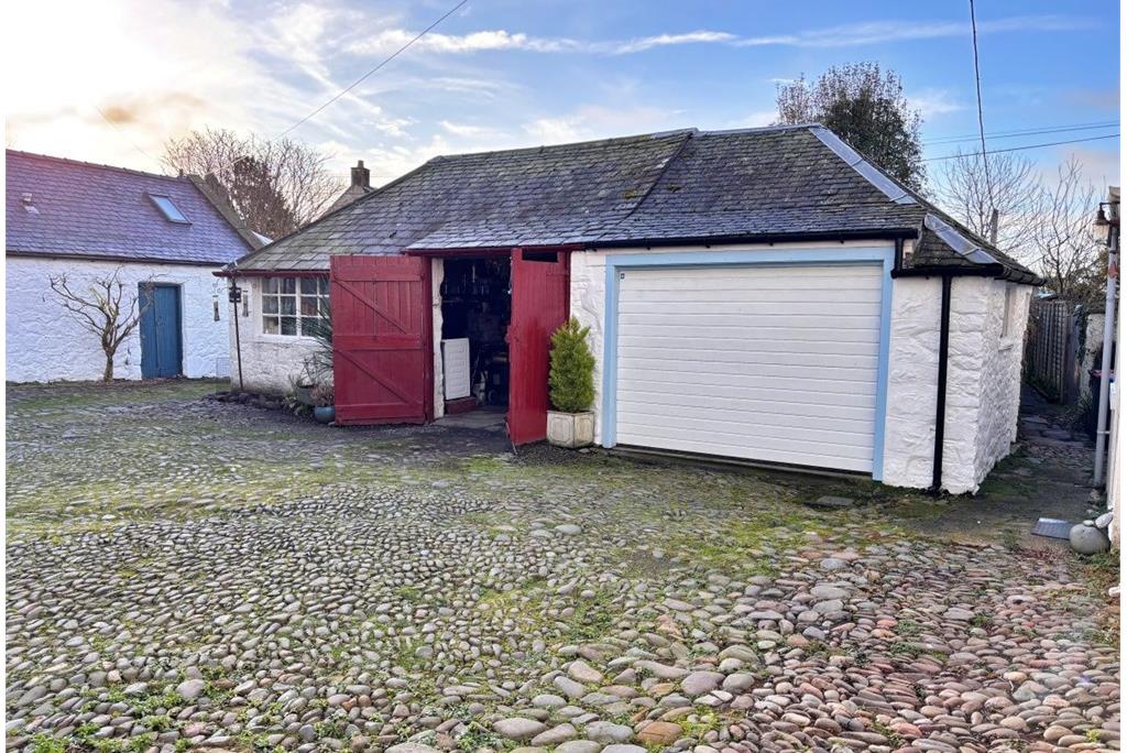 Skye House,
108 High Street,
Kirkcudbright,
DG6 4JQ - image 25