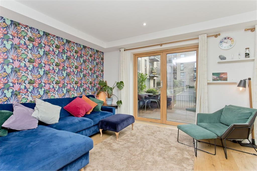 6 Hughes Close, Canonmills, Edinburgh, EH7 4FU - image 3