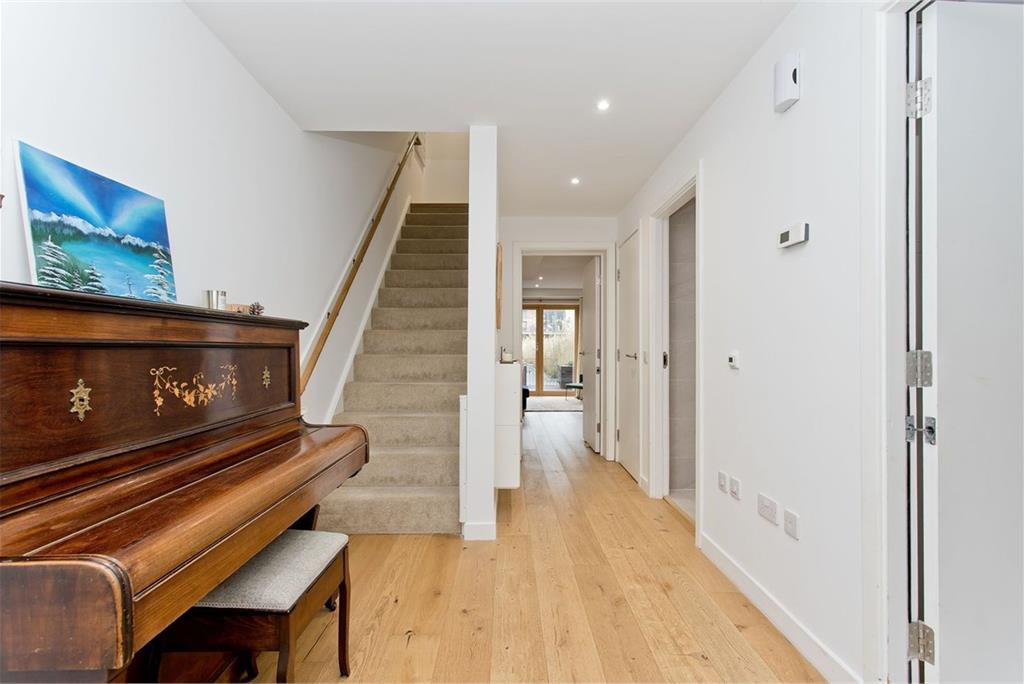 6 Hughes Close, Canonmills, Edinburgh, EH7 4FU - image 9