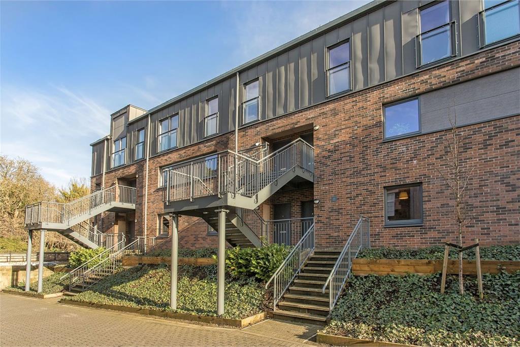 6 Hughes Close, Canonmills, Edinburgh, EH7 4FU - image 1