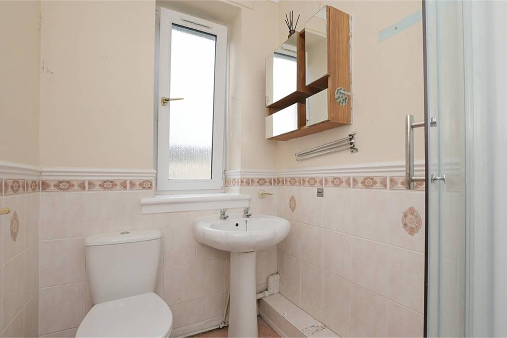 4/4 Royston Mains Gardens, , Edinburgh, EH5 1NP - image 12