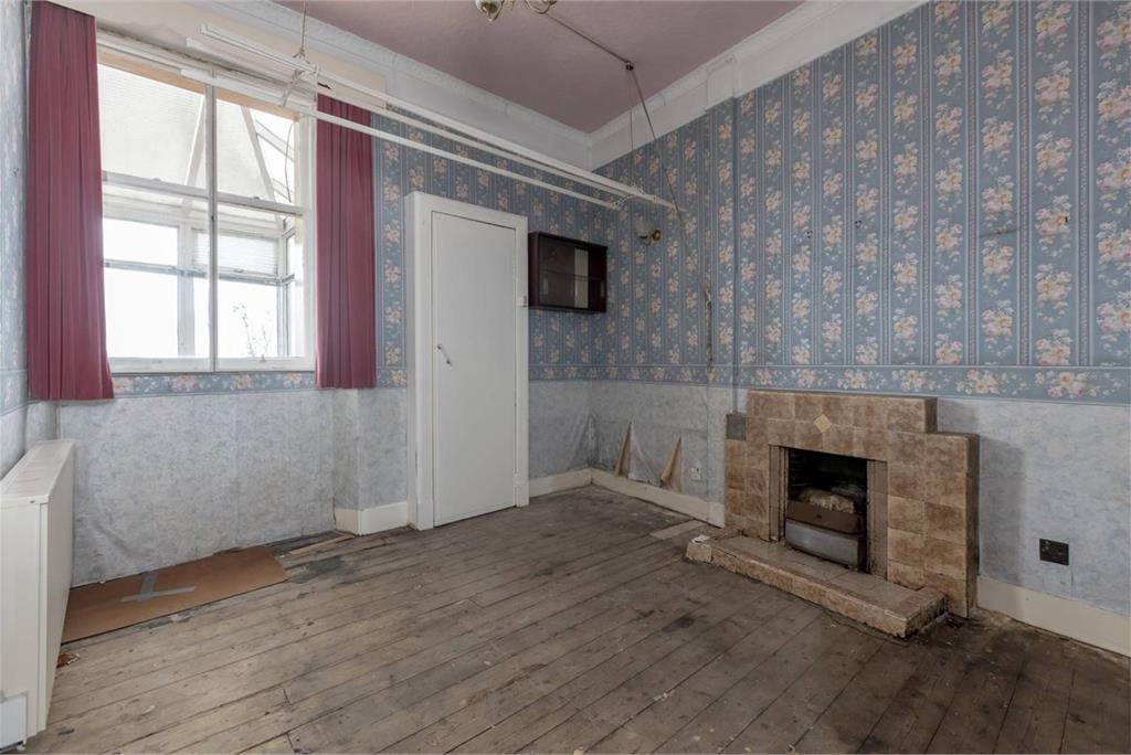 13 Eastfield,
Edinburgh,
EH15 2PW - image 4