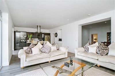 22 Wakefield Avenue, Craigentinny, Edinburgh, EH7 6TL - image 3