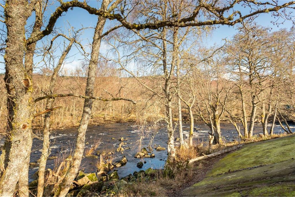 2 Riverside, Tummel Bridge, Pitlochry, PH16 5SB - image 16