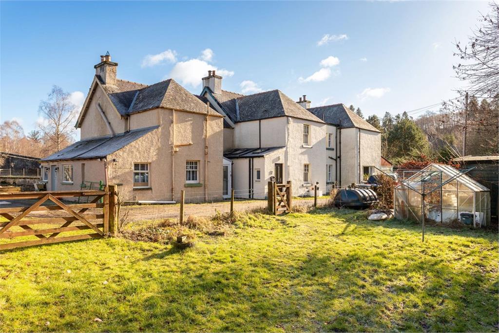 2 Riverside, Tummel Bridge, Pitlochry, PH16 5SB - image 17
