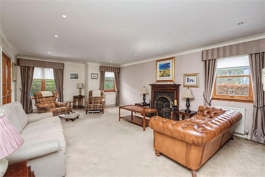 7 Broomlee Mains Court, West Linton EH46 7BP - image 2