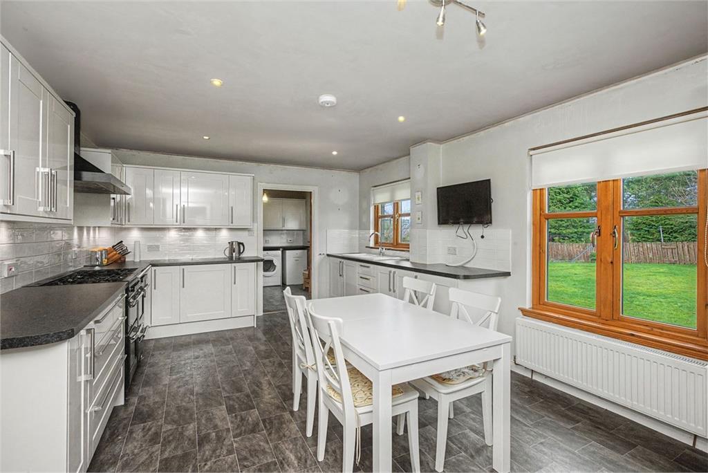 7 Broomlee Mains Court, West Linton EH46 7BP - image 3