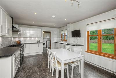 7 Broomlee Mains Court, West Linton EH46 7BP - image 4