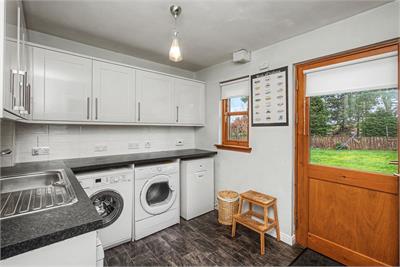 7 Broomlee Mains Court, West Linton EH46 7BP - image 5