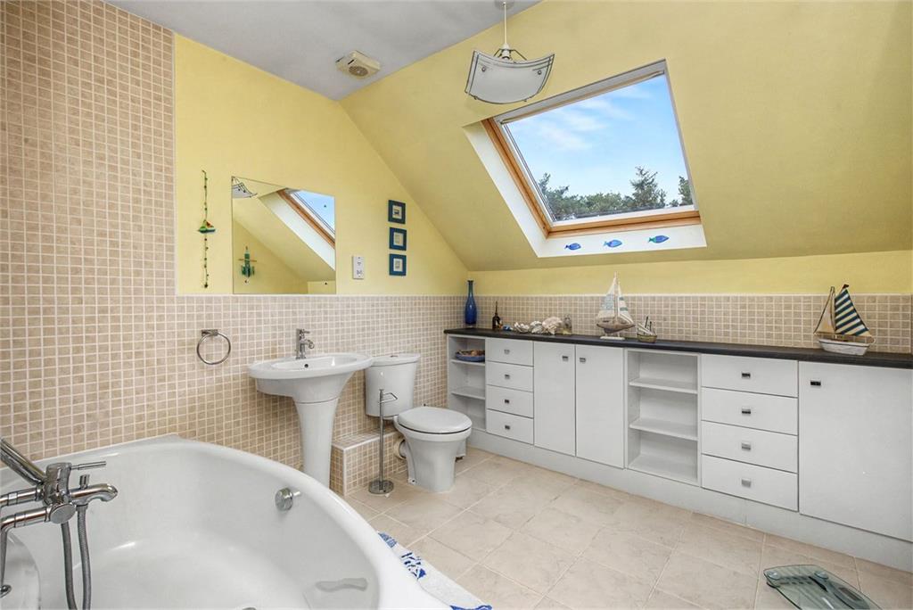 7 Broomlee Mains Court, West Linton EH46 7BP - image 9