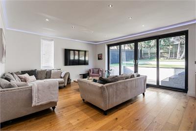 70 Meadowfield Terrace,
Edinburgh,
EH8 7NU - image 3