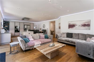 70 Meadowfield Terrace,
Edinburgh,
EH8 7NU - image 4