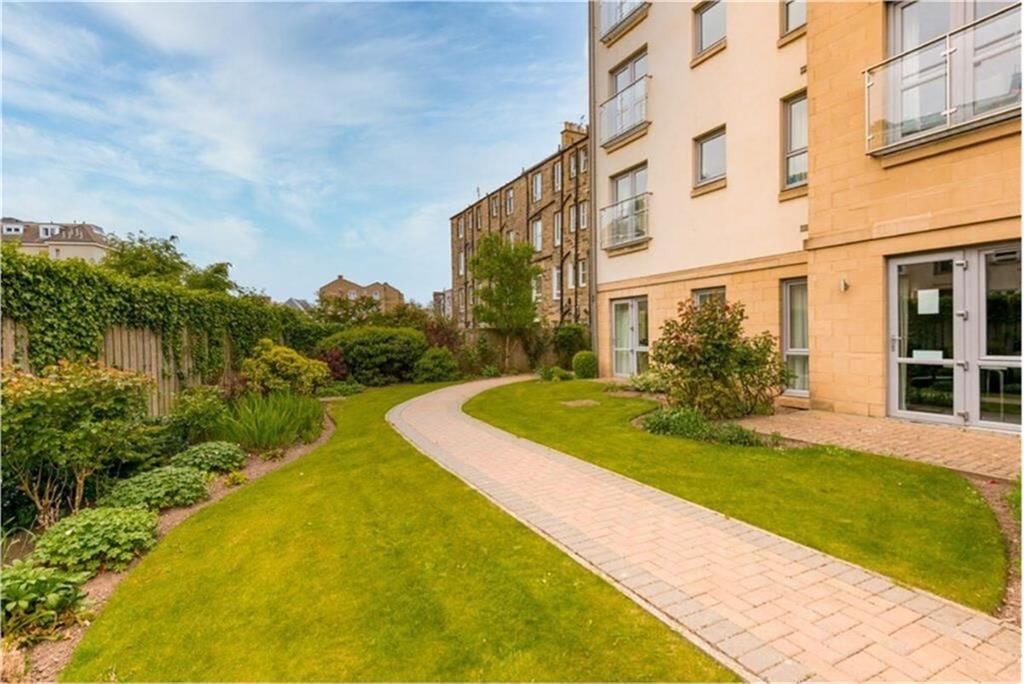 Flat 28, 21 Balcarres Street, Morningside, EH10 5JD - image 9