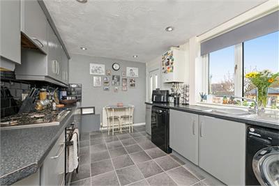 44 Hillside Crescent South, Gorebridge, EH23 4HW - image 4