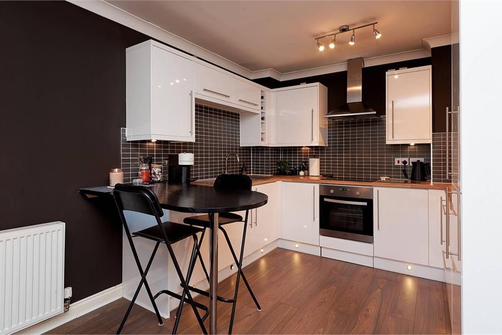 3/2 4 Smithycroft Court, Riddrie, G33 2RA - image 5