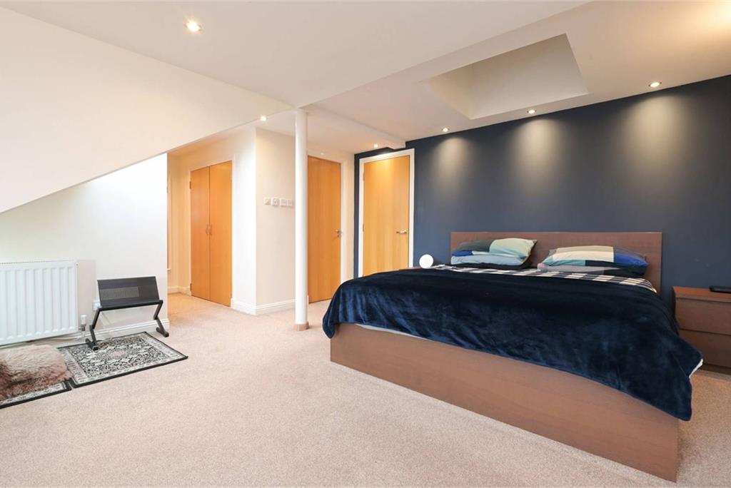 14/13 Hermand Crescent, Slateford, EH11 1LP - image 2