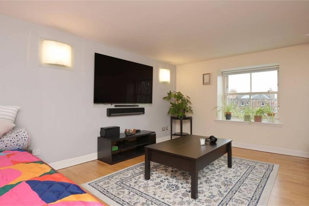 14/13 Hermand Crescent, Slateford, EH11 1LP - image 3
