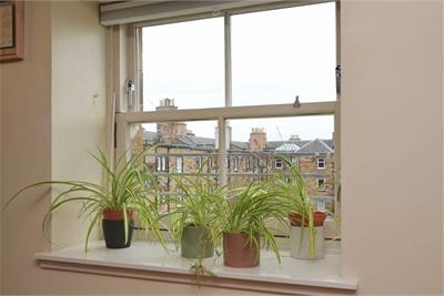 14/13 Hermand Crescent, Slateford, EH11 1LP - image 4