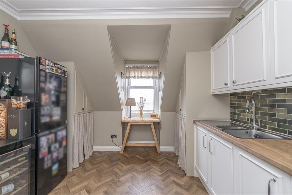 24C Braid Crescent,
Edinburgh,
EH10 6AU - image 8
