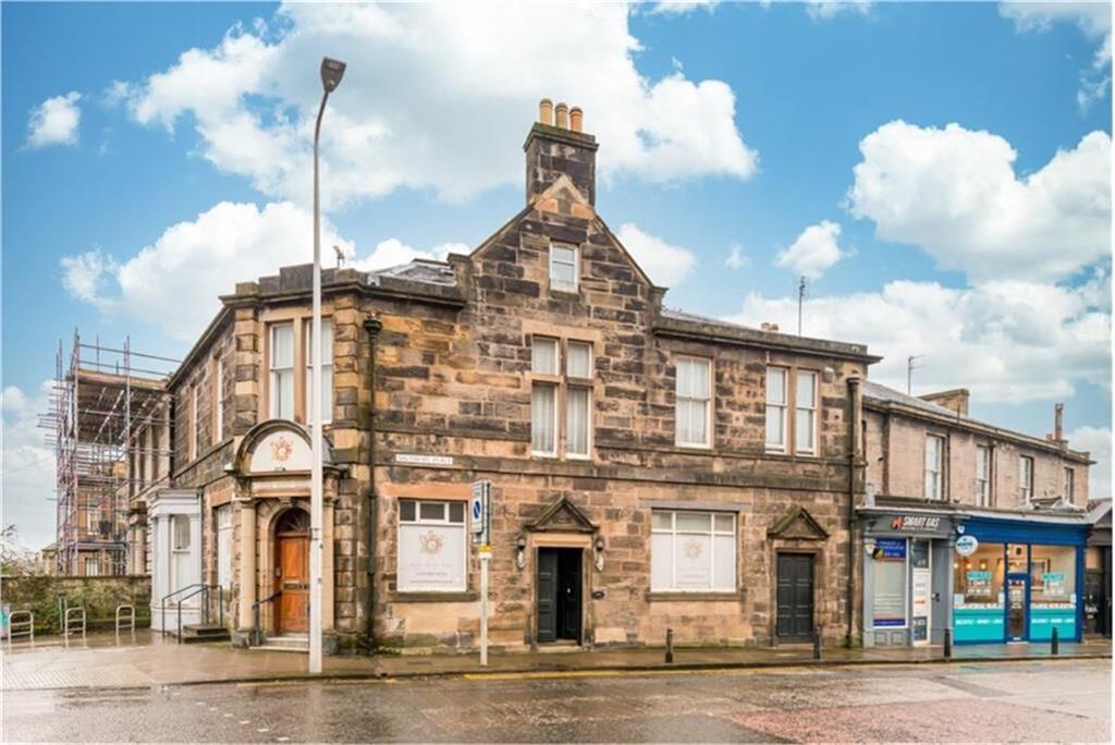 1 Salisbury Place, Newington, EH9 1SL - image 1
