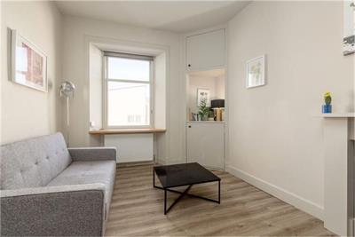 96/11 Canongate, Old Town, EH8 8DD - image 3