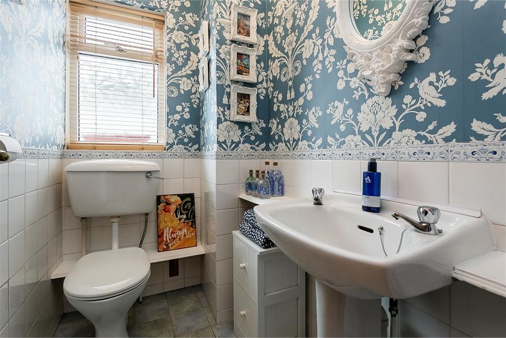 11 Mortonhall Park Avenue,
Edinburgh,
EH17 8BP - image 28