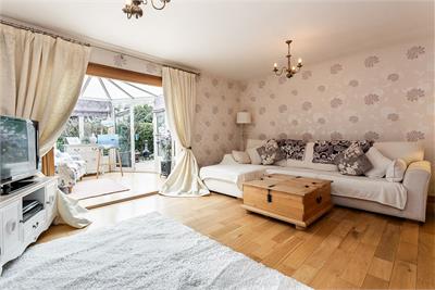 11 Mortonhall Park Avenue,
Edinburgh,
EH17 8BP - image 5