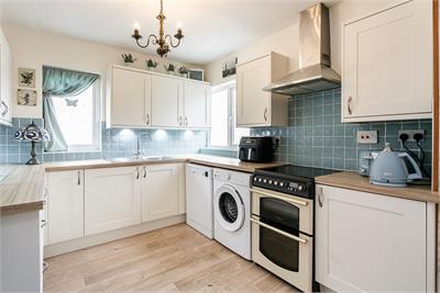 11 Mortonhall Park Avenue,
Edinburgh,
EH17 8BP - image 10