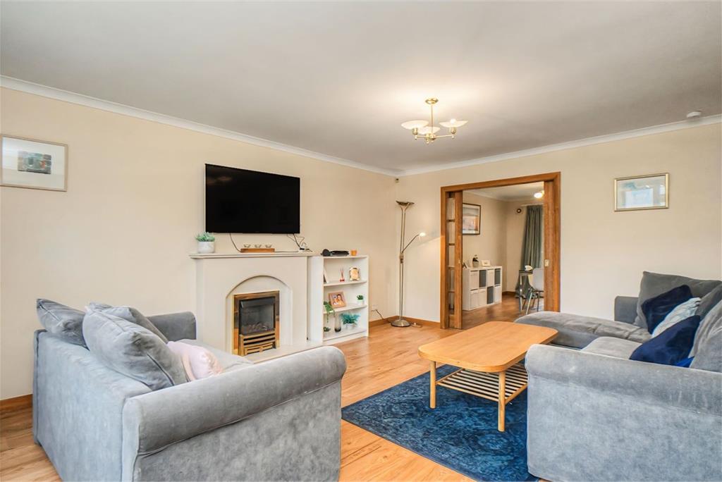 8 Burnside Park, Balerno, Edinburgh, EH14 7LY - image 3