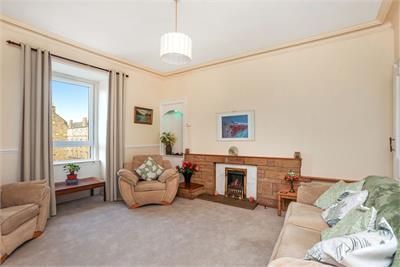 8/8 Mentone Avenue, Portobello, Edinburgh, EH15 1HZ - image 2