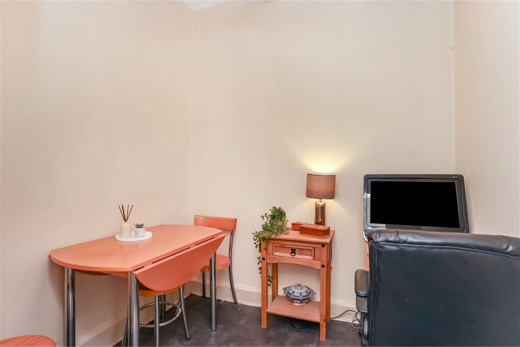8/8 Mentone Avenue, Portobello, Edinburgh, EH15 1HZ - image 10