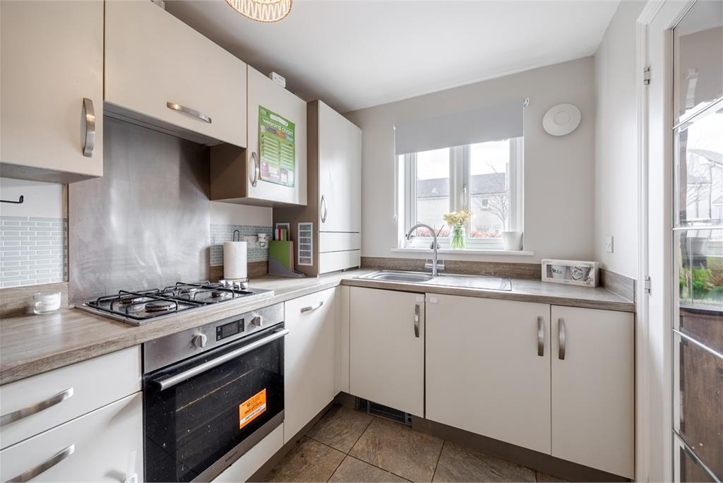 14 South Quarry Boulevard,
Gorebridge,
EH23 4GL - image 5