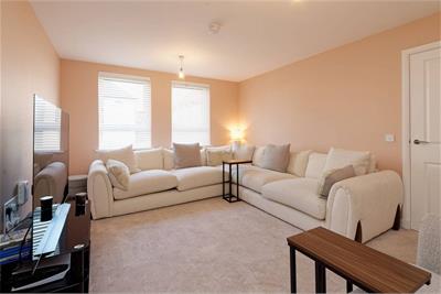 3 Allerdice Road, East Calder, EH53 0PW - image 2
