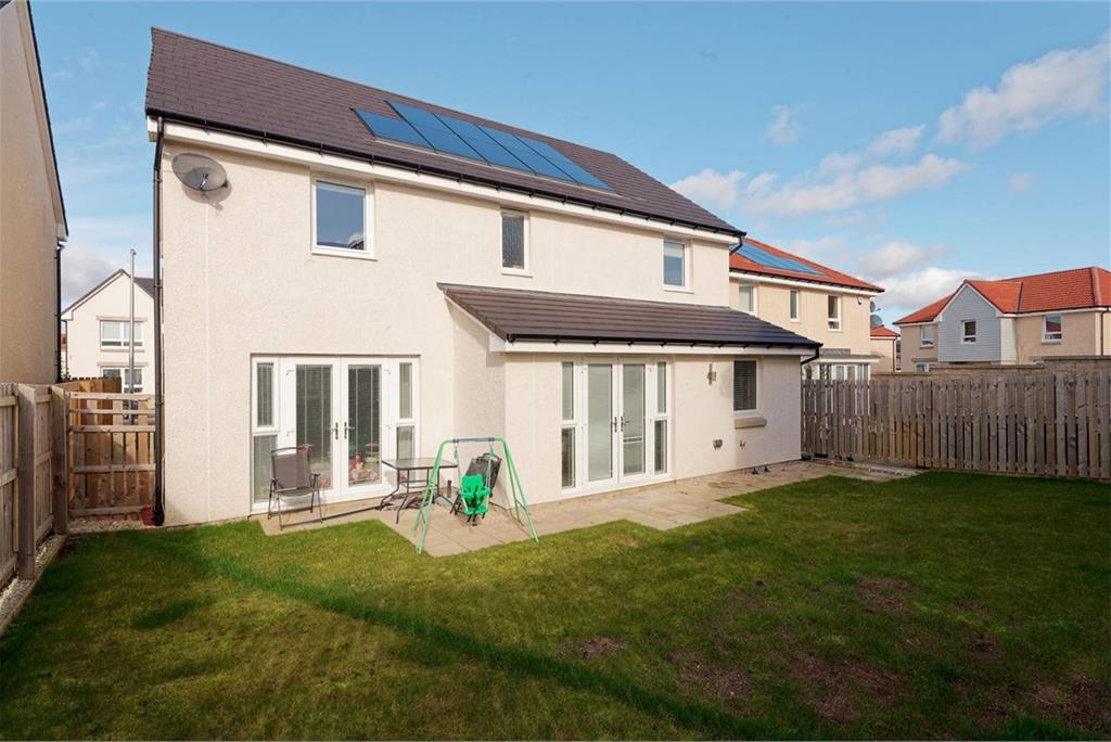 3 Allerdice Road, East Calder, EH53 0PW - image 28