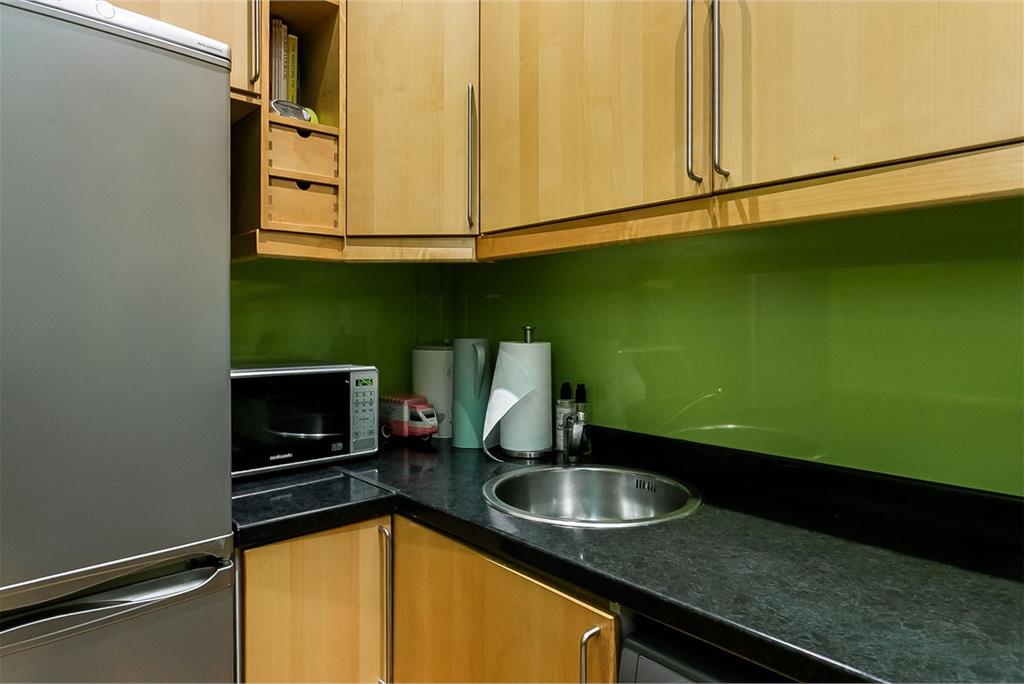 93/8 Easter Road,
Edinburgh,
EH7 5PW - image 9