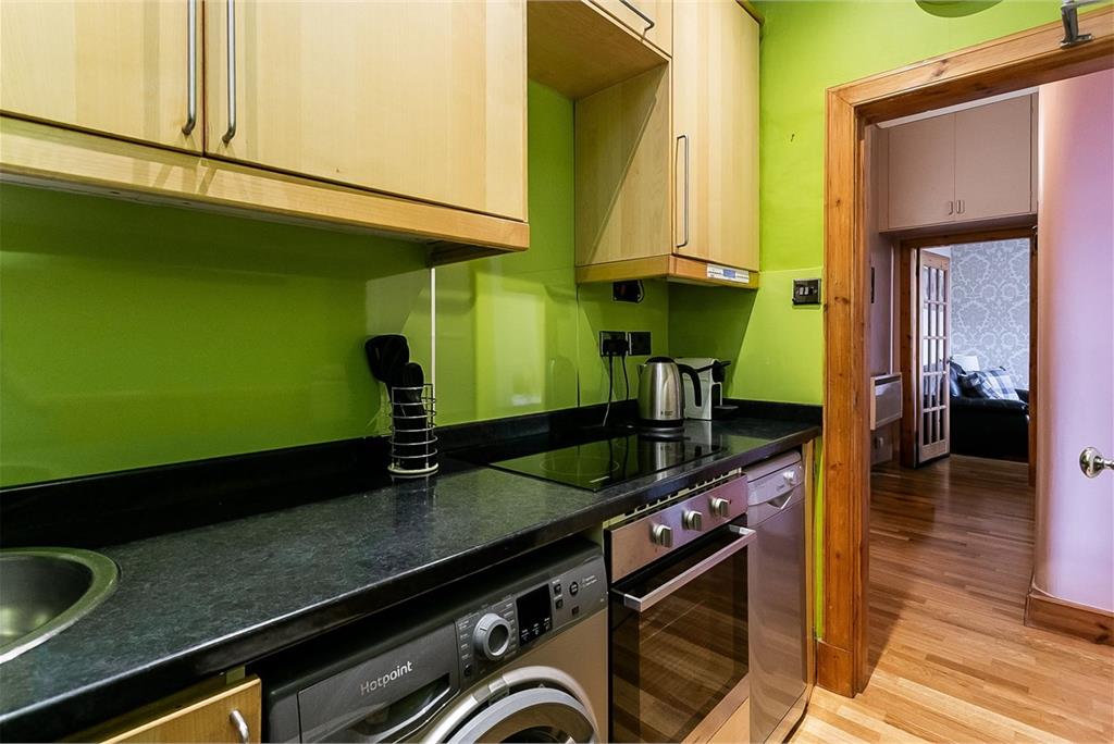 93/8 Easter Road,
Edinburgh,
EH7 5PW - image 10