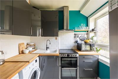 182 Colinton Mains Road, Edinburgh, EH13 9BU - image 3