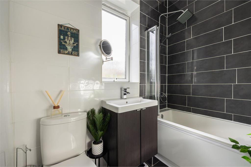 182 Colinton Mains Road, Edinburgh, EH13 9BU - image 7